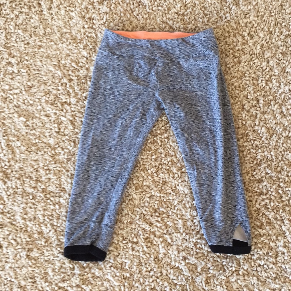 SO Authentic American Heritage Cropped leggings.